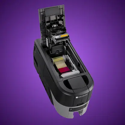 מדפסת כרטיסים דגם SIGMA DS3 Card Printer מתוצרת Entrust - מכסה פתוח, מבט מלמעלה